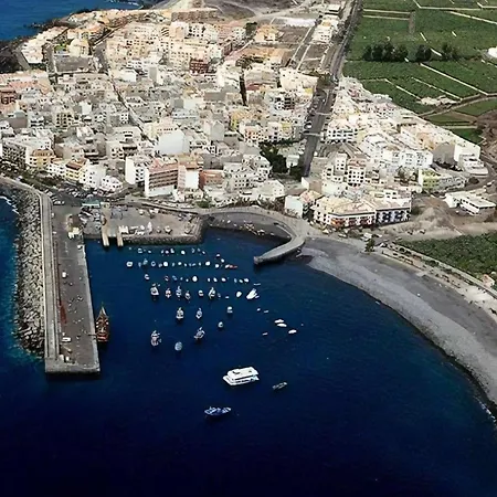 Beautiful With Air Conditioning Just Steps From The Sea In Apartamento *