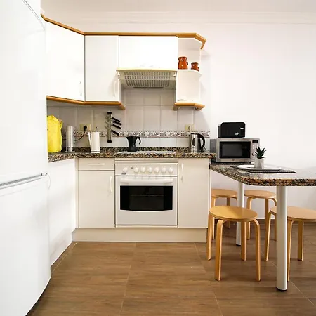 Apartamento Beautiful With Air Conditioning Just Steps From The Sea In Playa de San Juan (Tenerife)