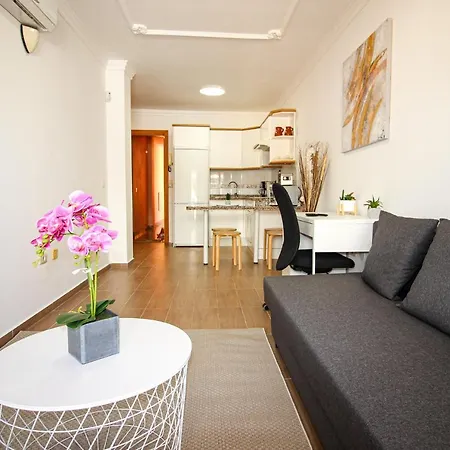 Beautiful With Air Conditioning Just Steps From The Sea In * Playa de San Juan (Tenerife)