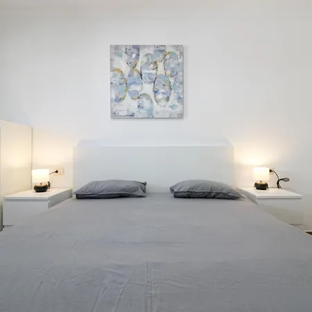 Apartment Beautiful With Air Conditioning Just Steps From The Sea In Playa de San Juan (Tenerife)