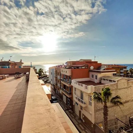 Apartment Beautiful With Air Conditioning Just Steps From The Sea In Playa de San Juan (Tenerife)