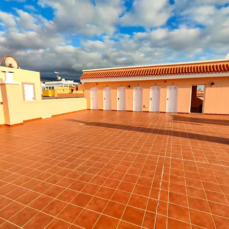 Beautiful With Air Conditioning Just Steps From The Sea In *