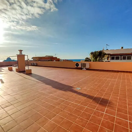 Beautiful With Air Conditioning Just Steps From The Sea In